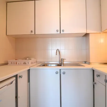 דירה Manureva Iii 2-c *